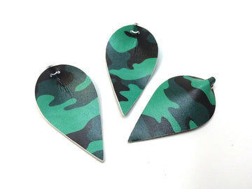 P2098 - 10 pcs. Camouflage Faux Leather Dangle Charms Pendants - Pinch Leaf - Green - Silver Tone Jump Ring - 62mm (2.5") - Double Sided