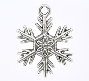 P561 - 30 pcs. Antique Silver Snowflakes Charms Pendants - 25x19mm (1 inch)