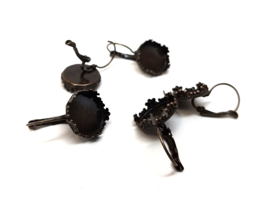 E387 - 10 pcs. Antique Bronze Earring Clips Settings Lever Back Bezels Cabochons - 15mm Glue Pad Setting