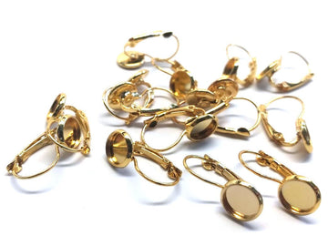 E460 - 10 pcs. Bright Gold Plated Earring Clips Settings Lever Back Bezels Cabochons - 8mm Glue Pad Setting