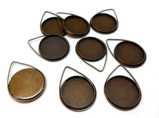 P773 - 10 pcs. Antique Bronze Pendant Circle Posts Settings Bezels Tray Cabochons - 20mm Glue Pad Setting (Cameo Setting Diameter) - Teardrop