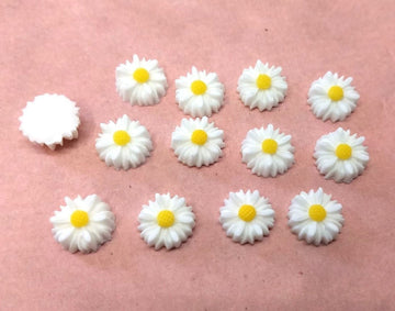 CA771 - 10 pcs (5 Pairs) Resin Cabochons - 12.5mm - Daisy Flower Design - White - Fit on 10mm and 12mm flat settings!
