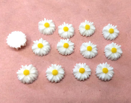 CA771 - 10 pcs (5 Pairs) Resin Cabochons - 12.5mm - Daisy Flower Design - White - Fit on 10mm and 12mm flat settings!