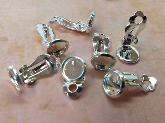 E999 - 10 pcs. Silver Plated Earring Clips Settings Hinged Bezels Cabochons - 8mm Glue Pad Setting