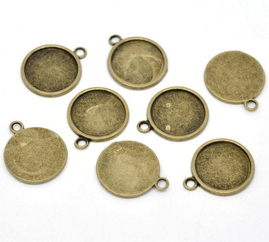 P640 - 10 pcs. Antique Bronze Circle Round Bezel Cabochon Pendant Tags Trays - 20mm Glue Pad Settings