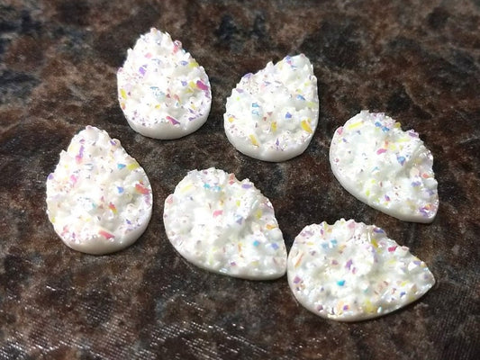 RC0028 - 10 pcs Druzy Resin Embellishment Cabochons White Multicolor - 18x13mm - Teardrop - 18mm x 13mm - 4.5mm Thick