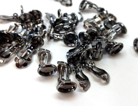 CA712 - 10 pcs. Gunmetal Earring Clips Settings Hinged Bezels Cabochons - 8mm Glue Pad Setting
