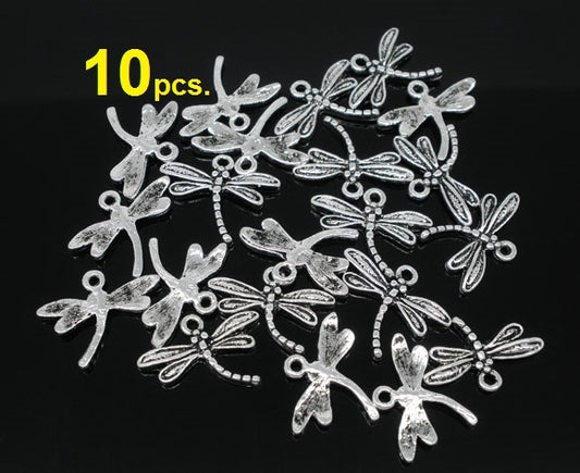 P117 - 10 pcs. Antique Silver Dragonfly Charms Pendants - 15mm x 17mm
