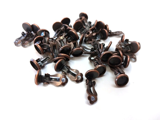 CA713 - 10 pcs. Antique Copper Earring Clips Settings Hinged Bezels Cabochons - 8mm Glue Pad Setting