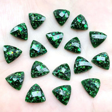 CA969 - 10 pcs Resin Embellishment Cabochons - Green and Gold - Metal Foil - 10mm - Faceted Design - Triangle