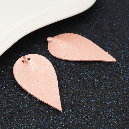 P871 - 10 pcs. Scales Faux Leather Dangle Charms Pendants - Pinch Leaf - Coral - Silver Tone Jump Ring - 63mm (2.5") - Double Sided