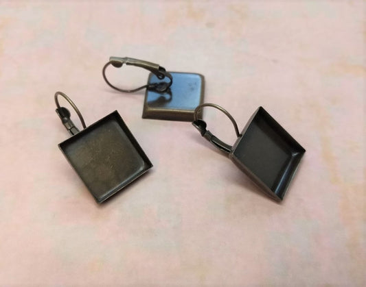 E324 - 10 pcs. Antique Bronze Earring Clips Settings Lever Back Bezels Cabochons - 16mm Glue Pad Setting - Square
