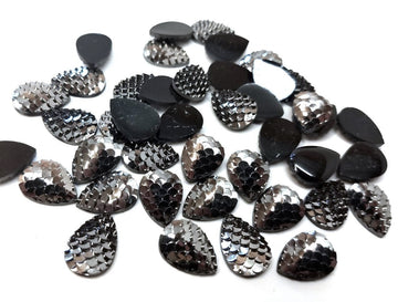 CA654B - 100 pcs Mermaid Fish Scales Resin Carved Embellishment Cabochons Gunmetal - 14x10mm - 14mm x 10mm - Teardrop