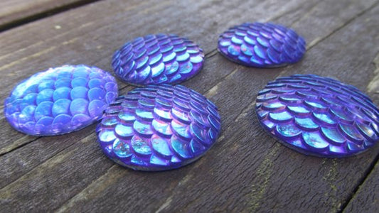 CA480 - 5 pcs Mermaid Fish Scales Resin Carved Embellishment Cabochons Purple Multicolor - 25mm (1 in)