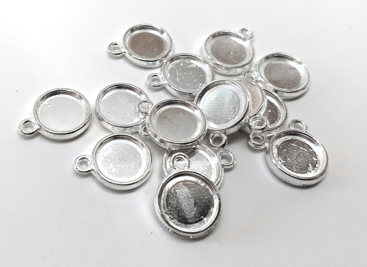 P364 - 10 pcs. Silver Tone Circle Round Bezel Cabochon Pendant Tags Trays - 10mm Glue Pad - Double Sided - Single Loop