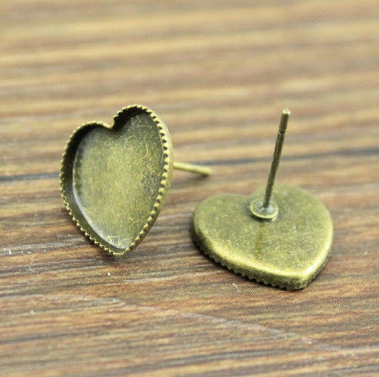 E190 - 10 pcs. Antique Bronze Heart Earring Posts Studs Settings Bezels Cabochons Tacks- 12mm Glue Pad Setting