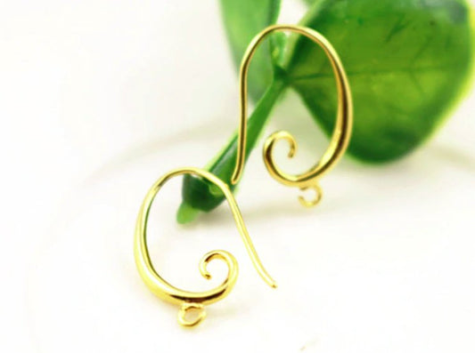 E161 - 10 pcs (5 pairs) Gold Plated Earring Hooks with Loop Hole - 19mm x 11mm - Earwire - Filigree Swirl Design