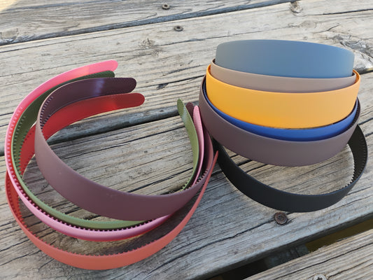 H081 - 10 pcs - Assortment of Plastic Headbands - 25mm (1" wide) - 38cm (15 inch long) - With teeth for better hold! Variety Pack - Mix of Colors - MATTE