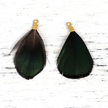 P680 - 10 pcs Black and Green Dangle Charms Pendants - Feather - Gold Plated Crimps - 32mm (1.26")