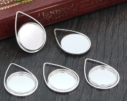 MP0048 - 10 pcs. Silver Plated Pendant Circle Posts Settings Bezels Tray Cabochons - 12mm Glue Pad Setting - Teardrop