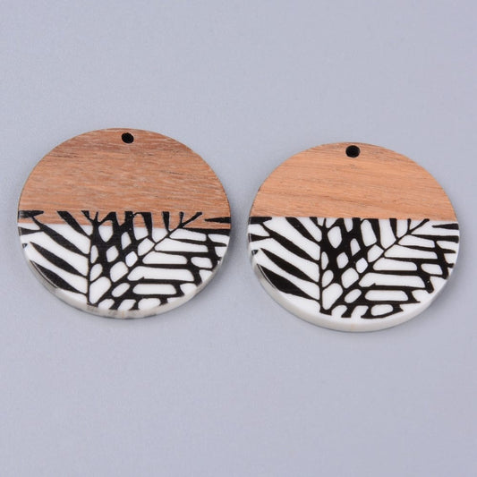 RW0001 - 4 pcs. Black and White Resin and Wood Round Flat Pendant - 35mm - (1.38") - Leaf Pattern